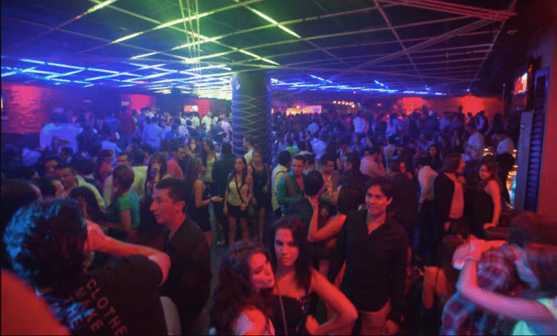 Cierran 4 bares en Salamanca tras amenazas