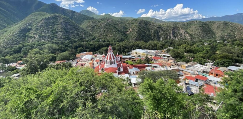 Atención médica y lengua materna fortalecen a Xichú y la Sierra Gorda