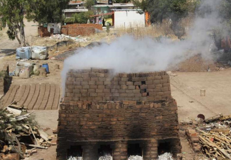 Crisis ambiental y social: Debilitan el programa de apoyo al sector ladrillero Guanajuato