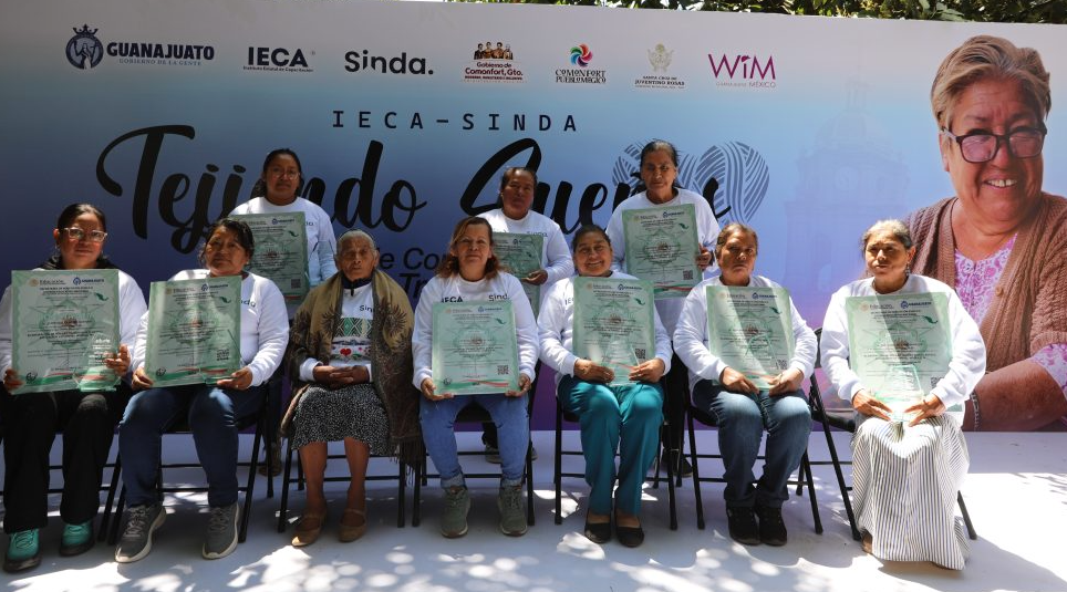 Capacitación transforma la vida de mujeres en comunidades de Guanajuato: IECA y SINDA impulsan el autoempleo