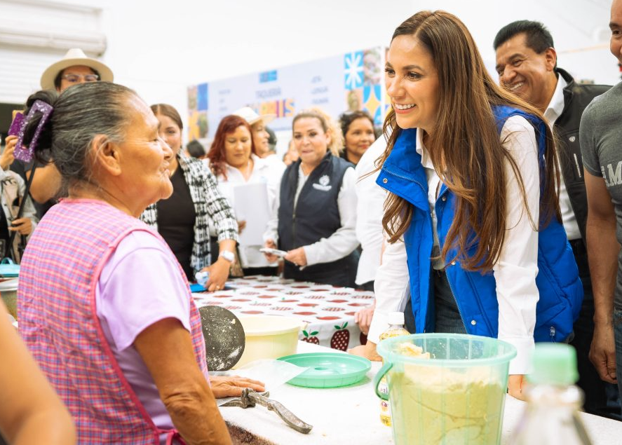 Libia Dennise entrega obras y vivienda en el noreste de Guanajuato